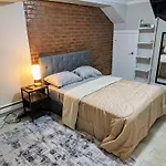 Private Room At A Shared Apartment At The Heart Of East Village