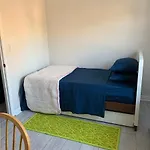 Cheerful 2 Bed Rooms Apartment In Heart Of Queens