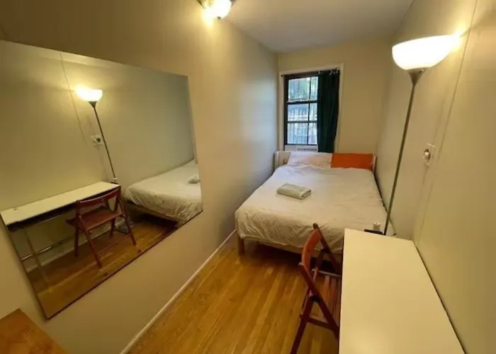 Central And Affordable Williamsburg Private Bedroom Close To Subway