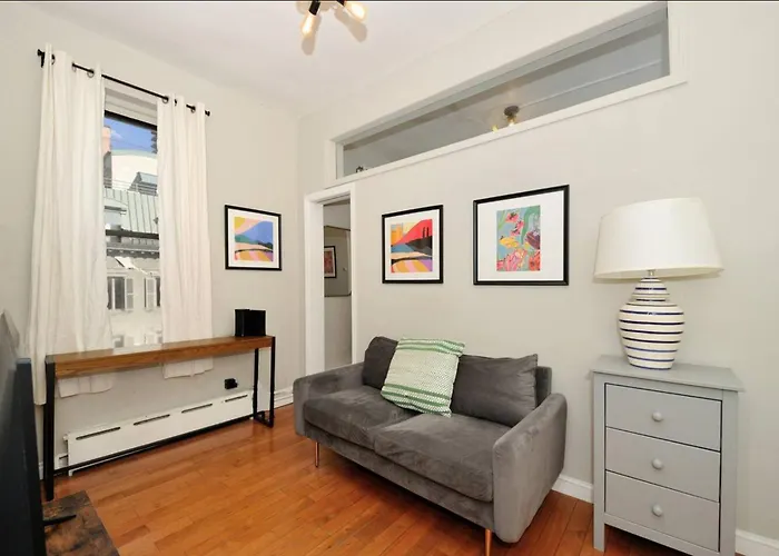 Urban Sunshine Cozy 1-Bedroom In Nycs Heart
