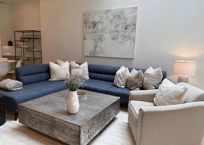 Private Beautiful Townhome W Zen Garden