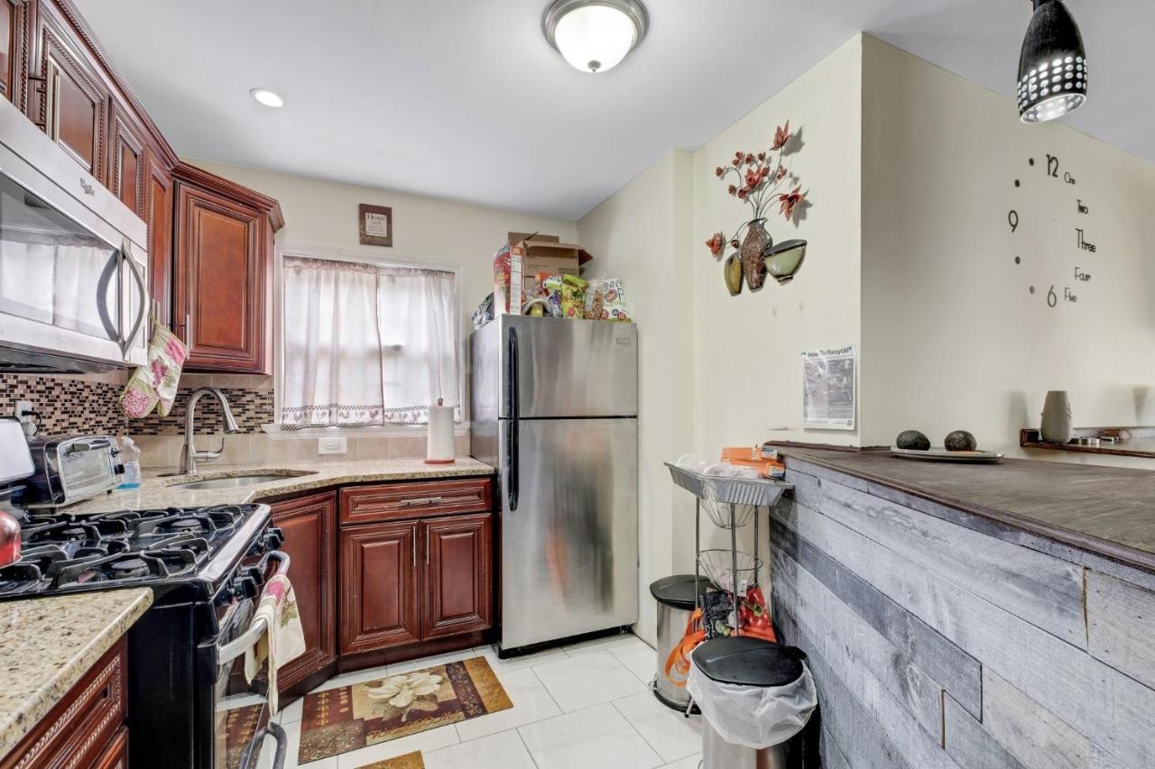 Modern Cozy 3br Just 10 Mins From Jfk! Holiday home *