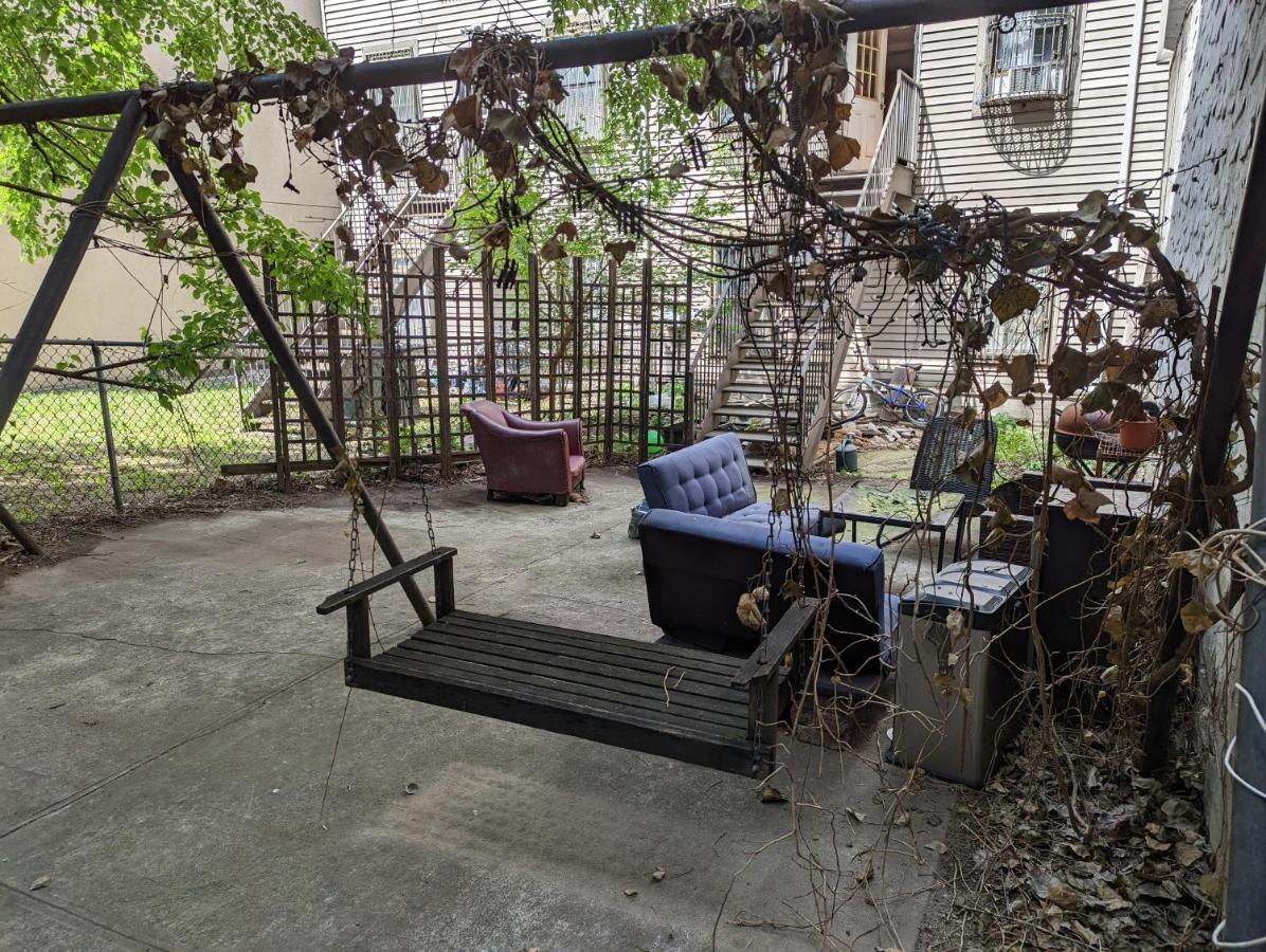 Fawlty Towers Williamsburg Homestay