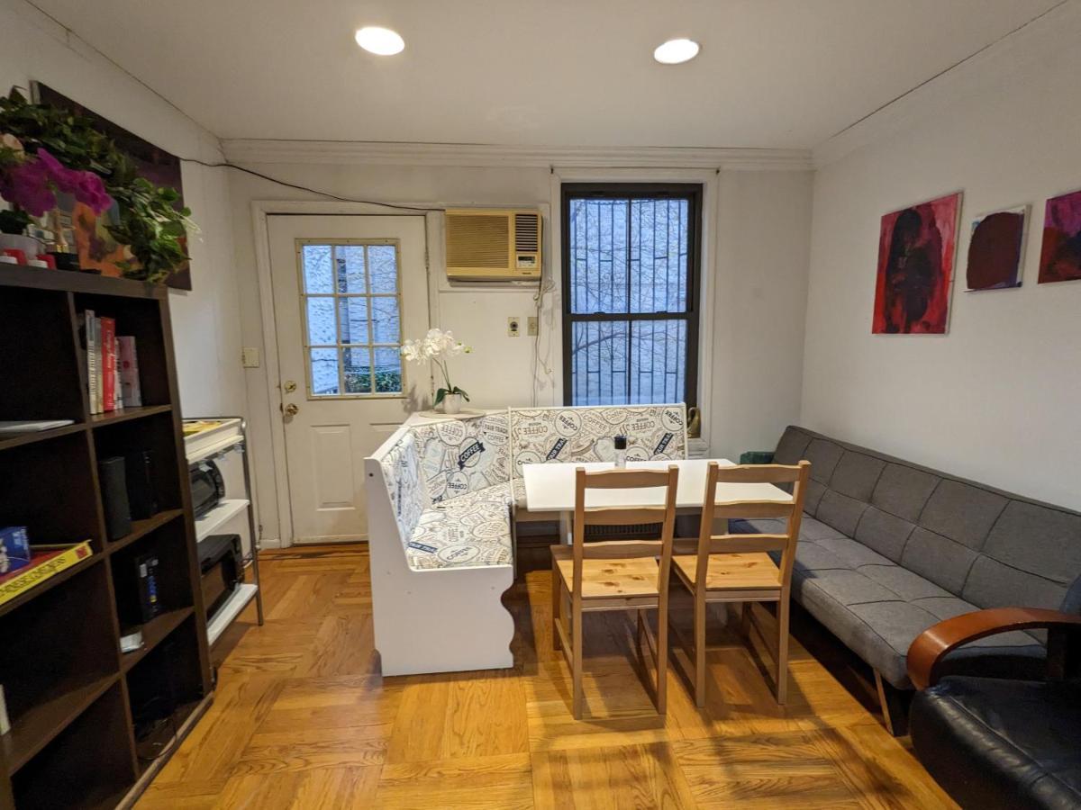 Homestay Fawlty Towers Williamsburg