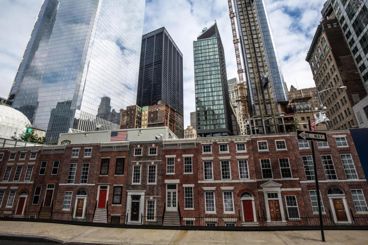 Fidi W Gym Doorman Nr Freedom Tower Nyc-1092