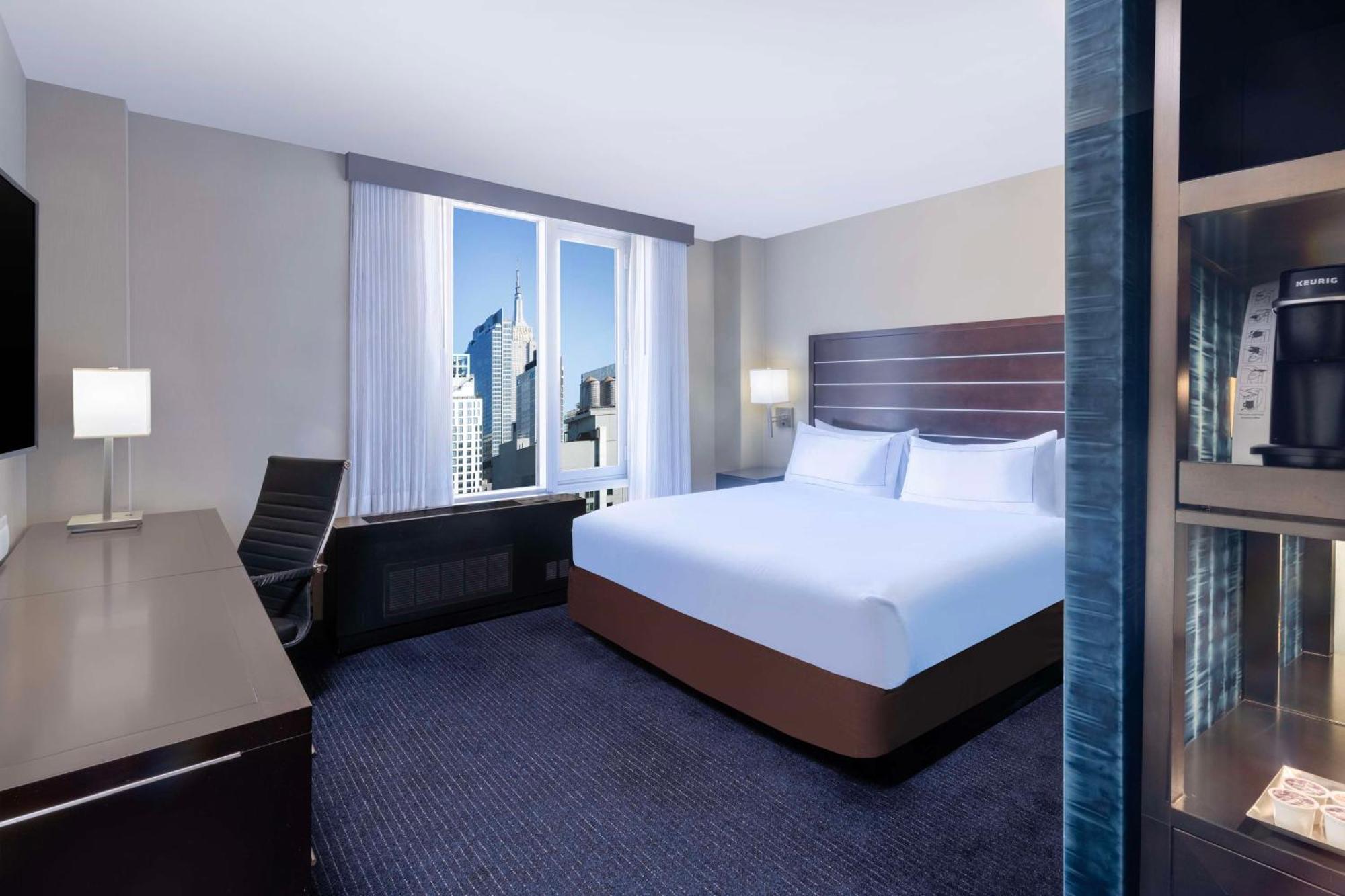 Hilton Fashion District 4*