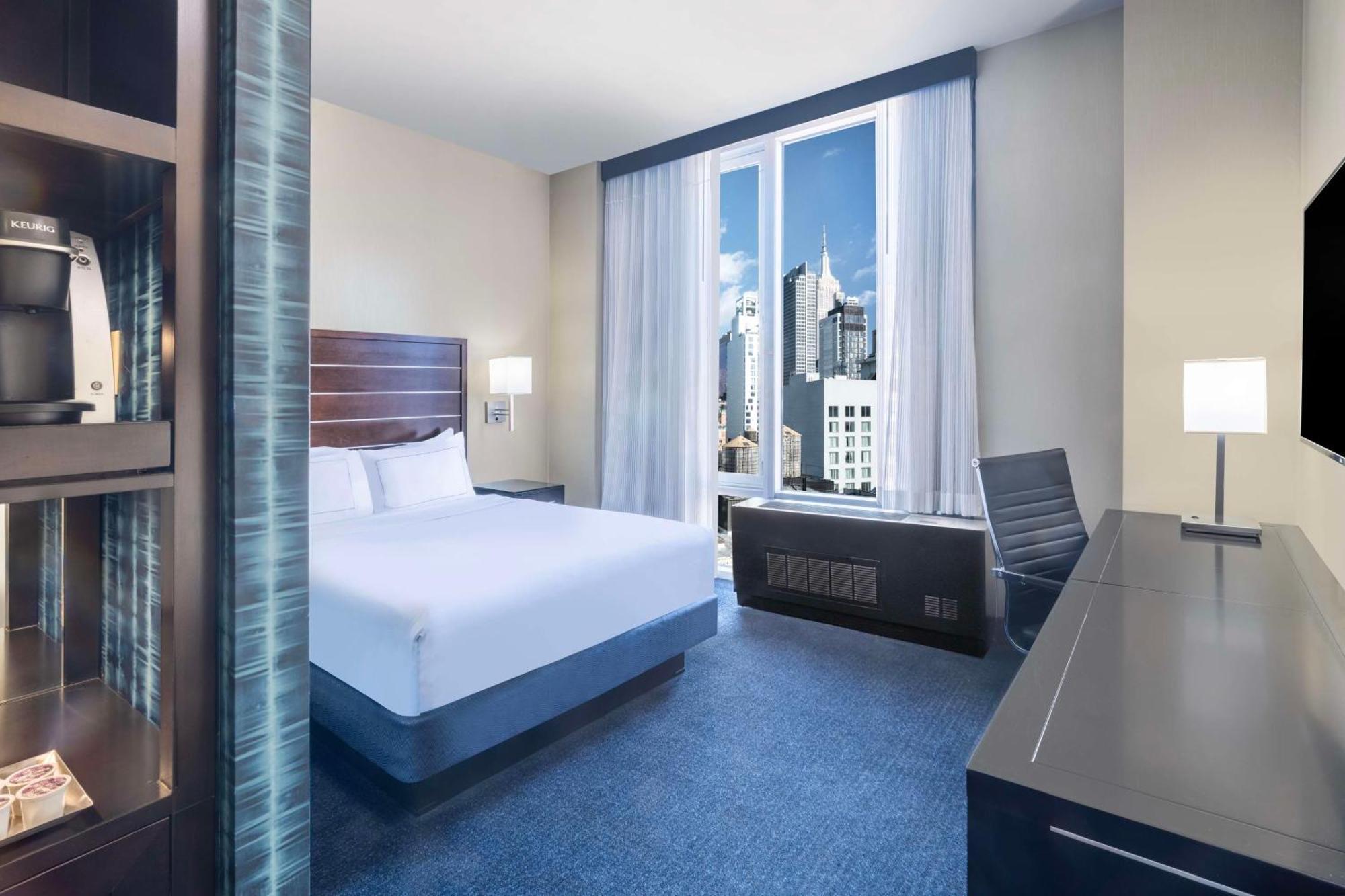Hotel Hilton Fashion District 4*