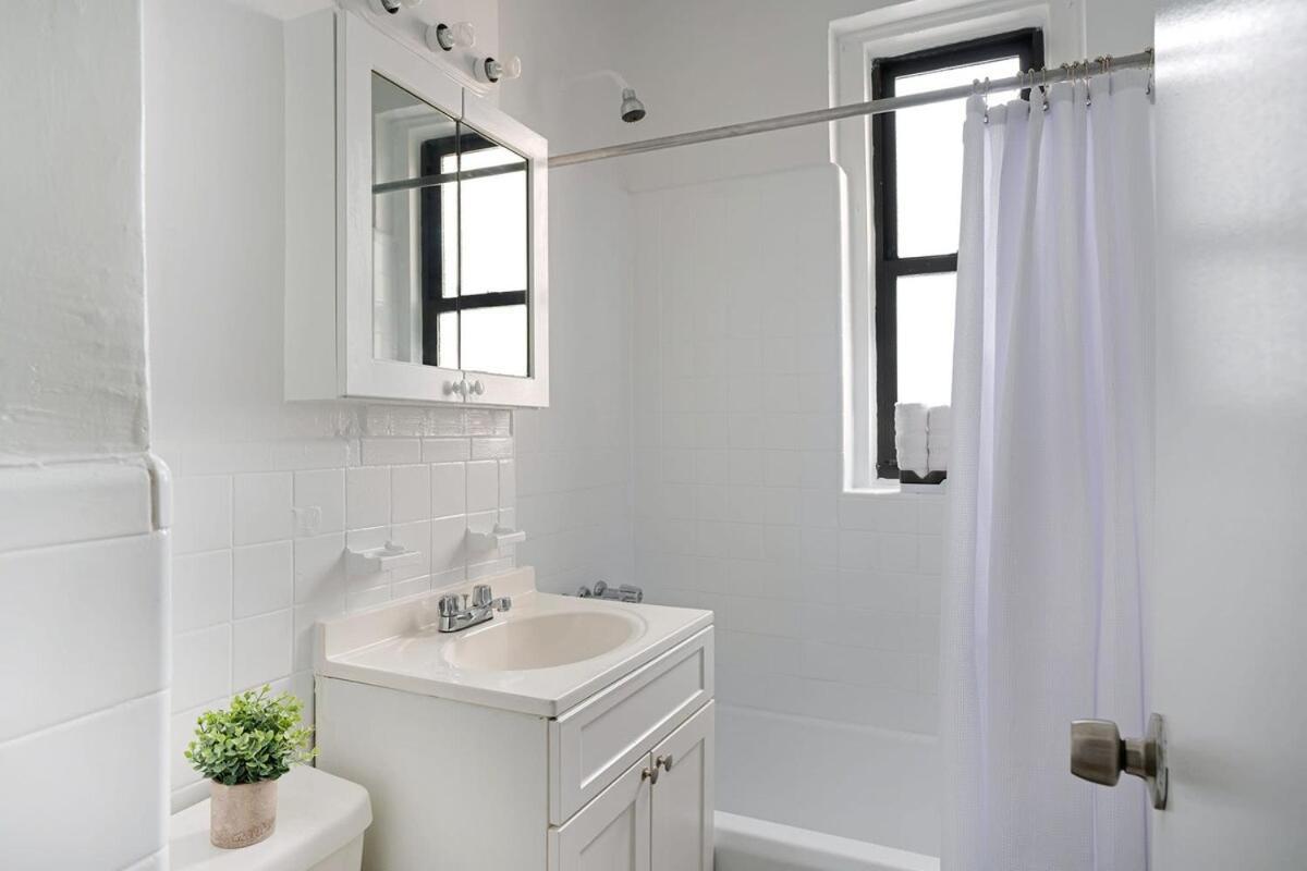 105 -5g Brand New Prime Location Elevator New York