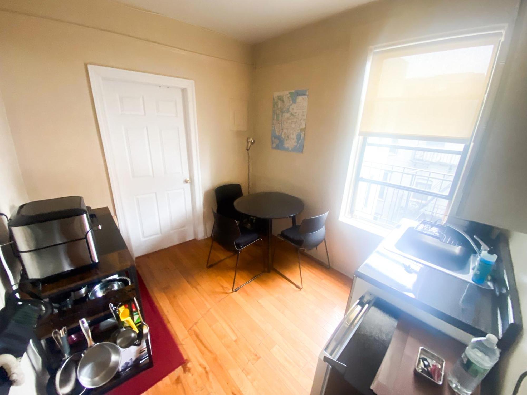 2 Bedrooms Entire Beautiful In Williamsburg! *