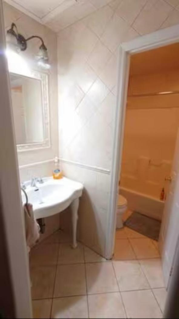 Central And Affordable Williamsburg Private Bedroom Close To Subway Homestay