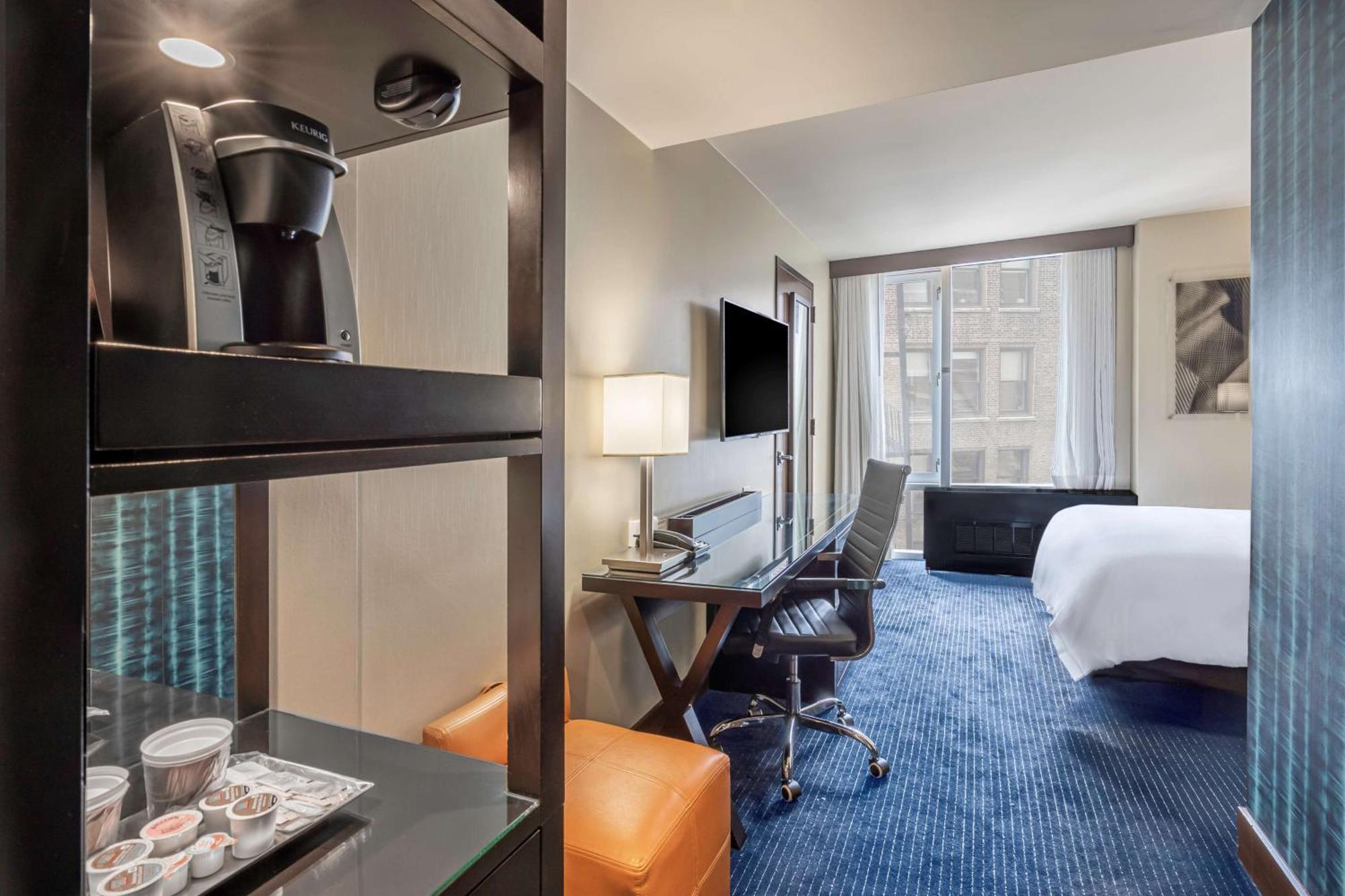 Hilton Fashion District 4*