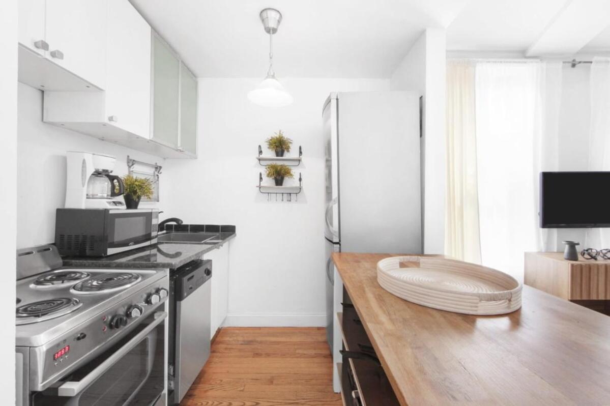 139-2e West Village 1br Value Apartment New York