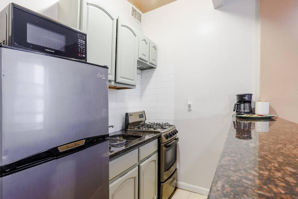 Park Side Living, Get Cozy Apartment New York