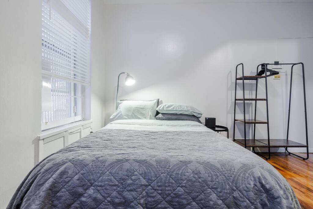 Apartment Park Side Living, Get Cozy