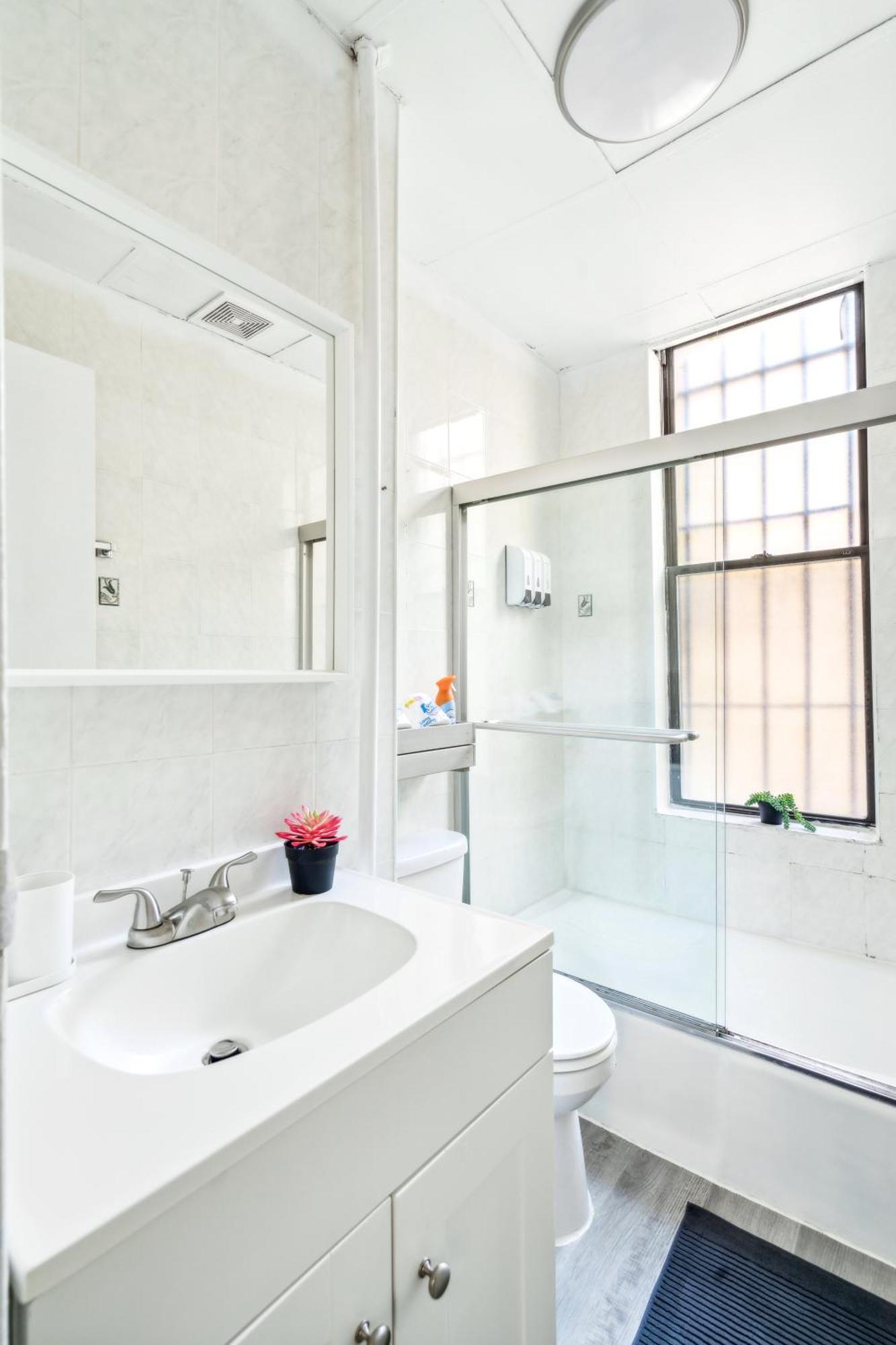 Apartment 2 Bd Hidden Oasis In Lower Manhattan New York