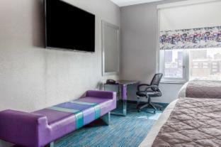 Hotel Umbrella Bronx *