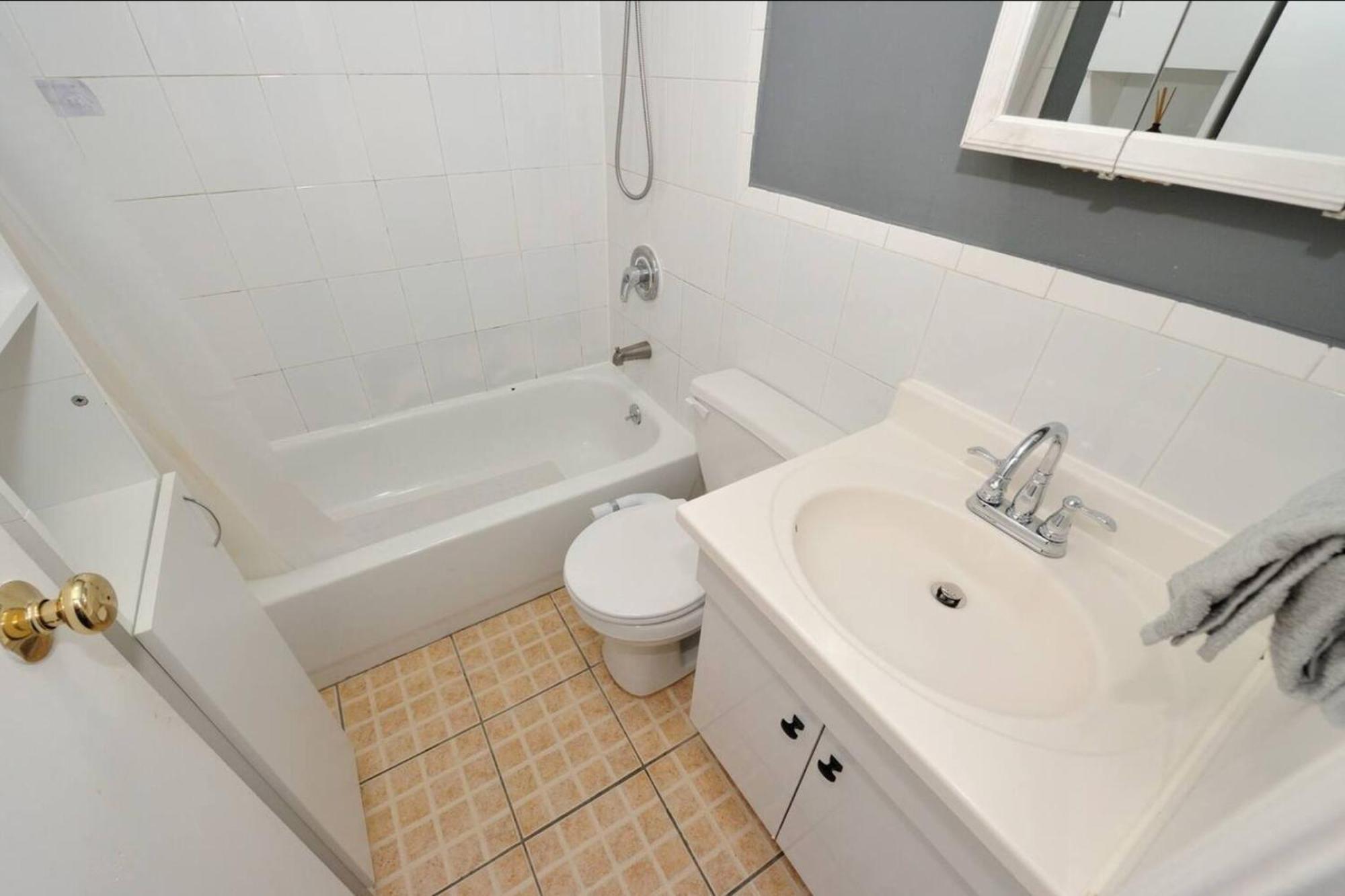 Urban Sunshine Cozy 1-bedroom In Nycs Heart Apartment *