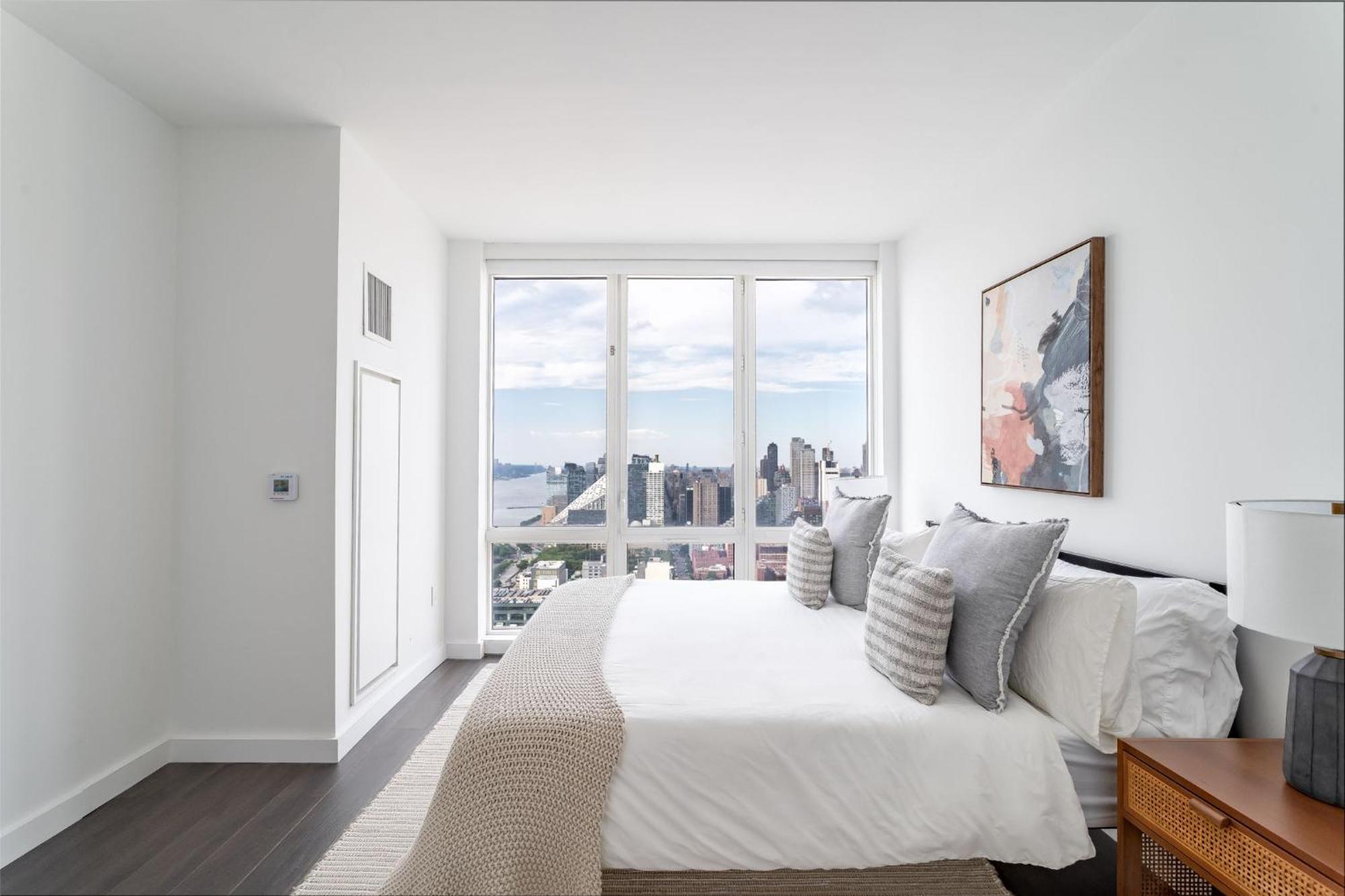 Luxx Hiding Gem 2 Beds 1,5 Bath Apartment *