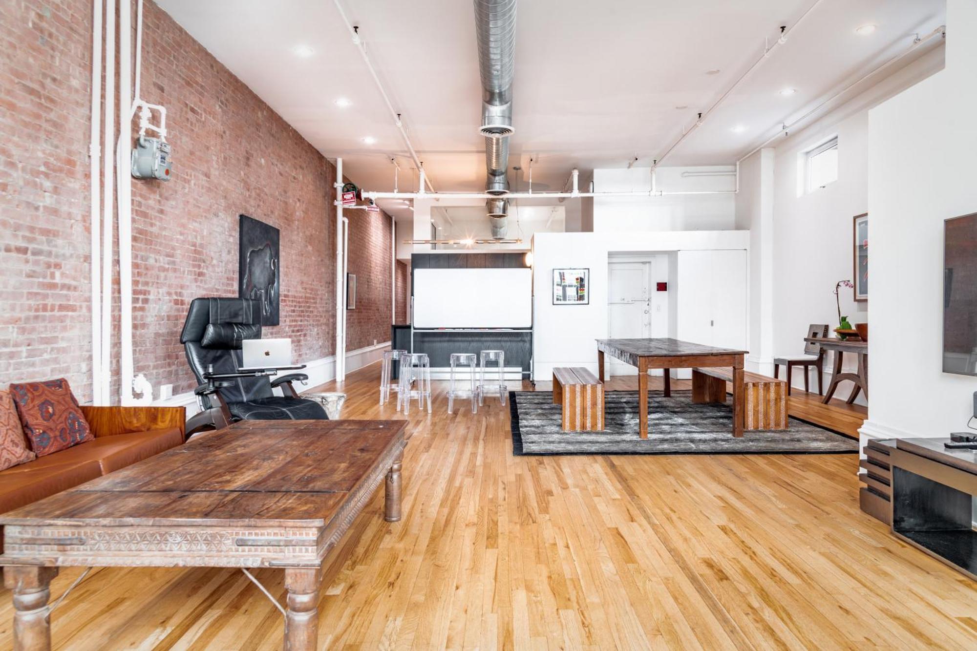Prime Soho Lux Loft Apartment *