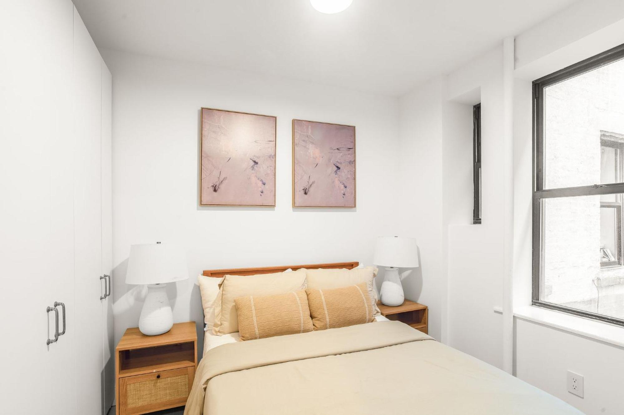 Stylish 2br 1bath Escape Located Near Washington Square Park And Greenwich Village *
