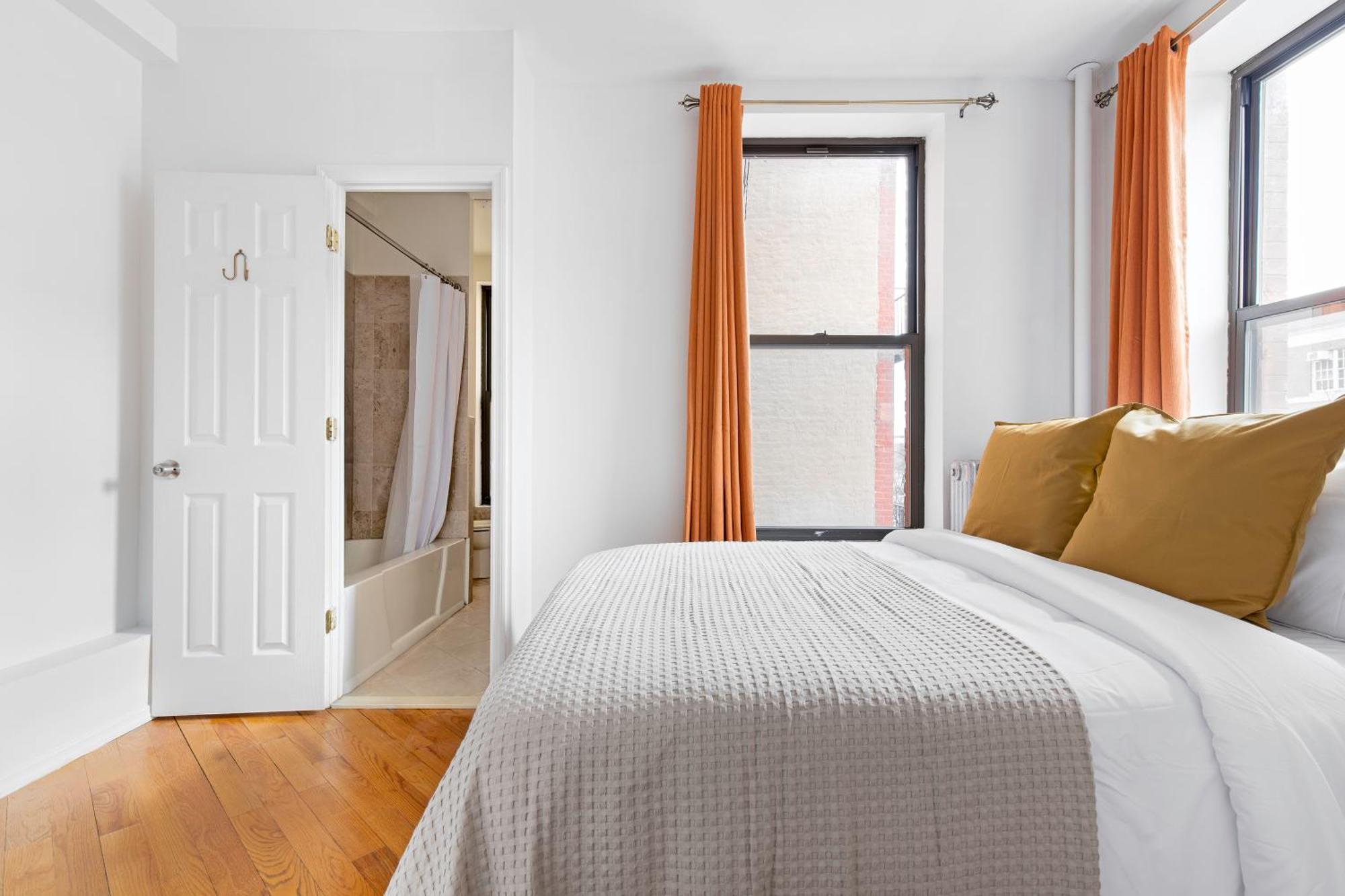 Marvelous & Cozy 3bdr & 2bth In Apartment *