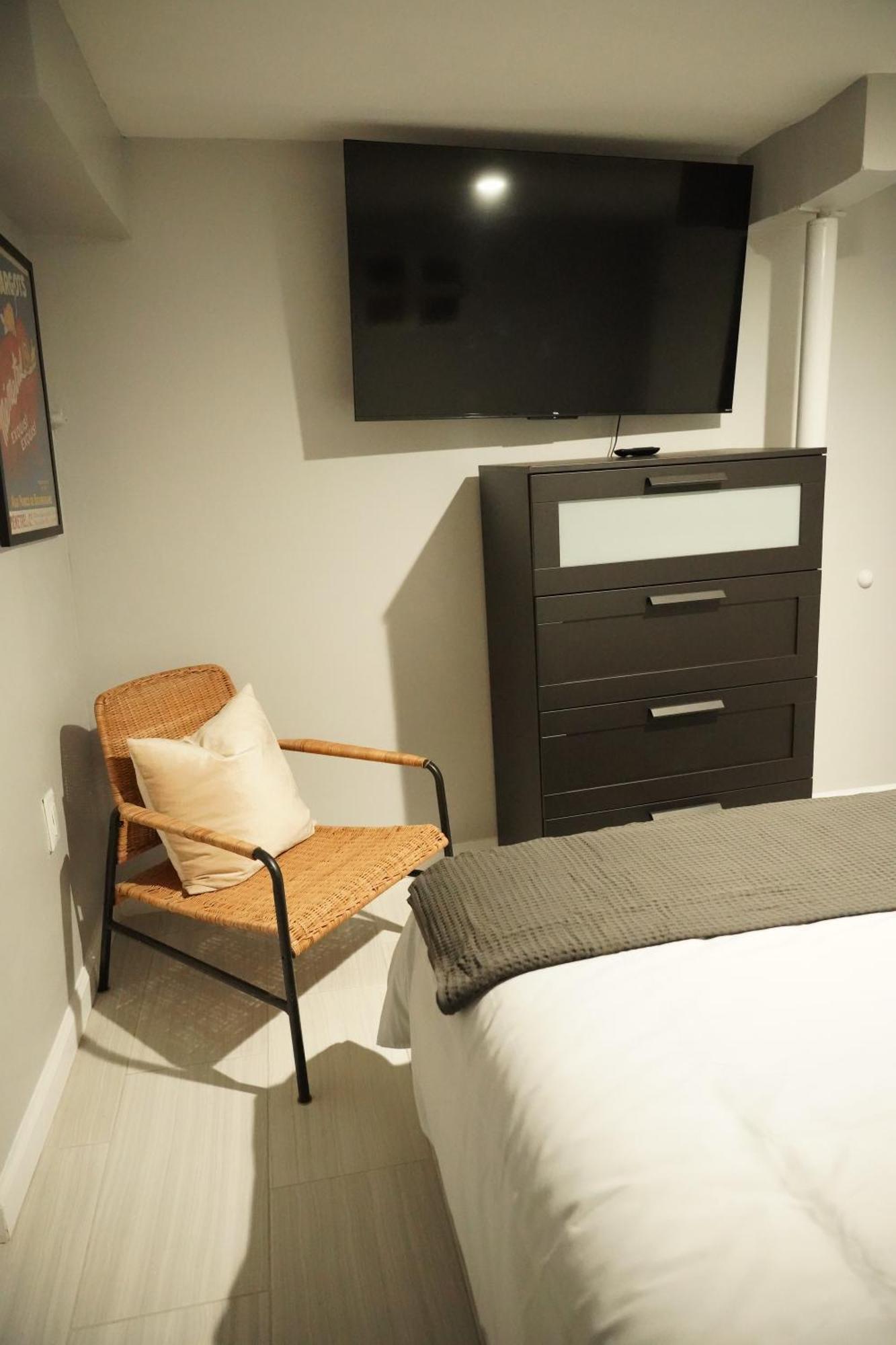 Cozy 2 Bedroom In A Lovely Forest Hills Neighborhood New York