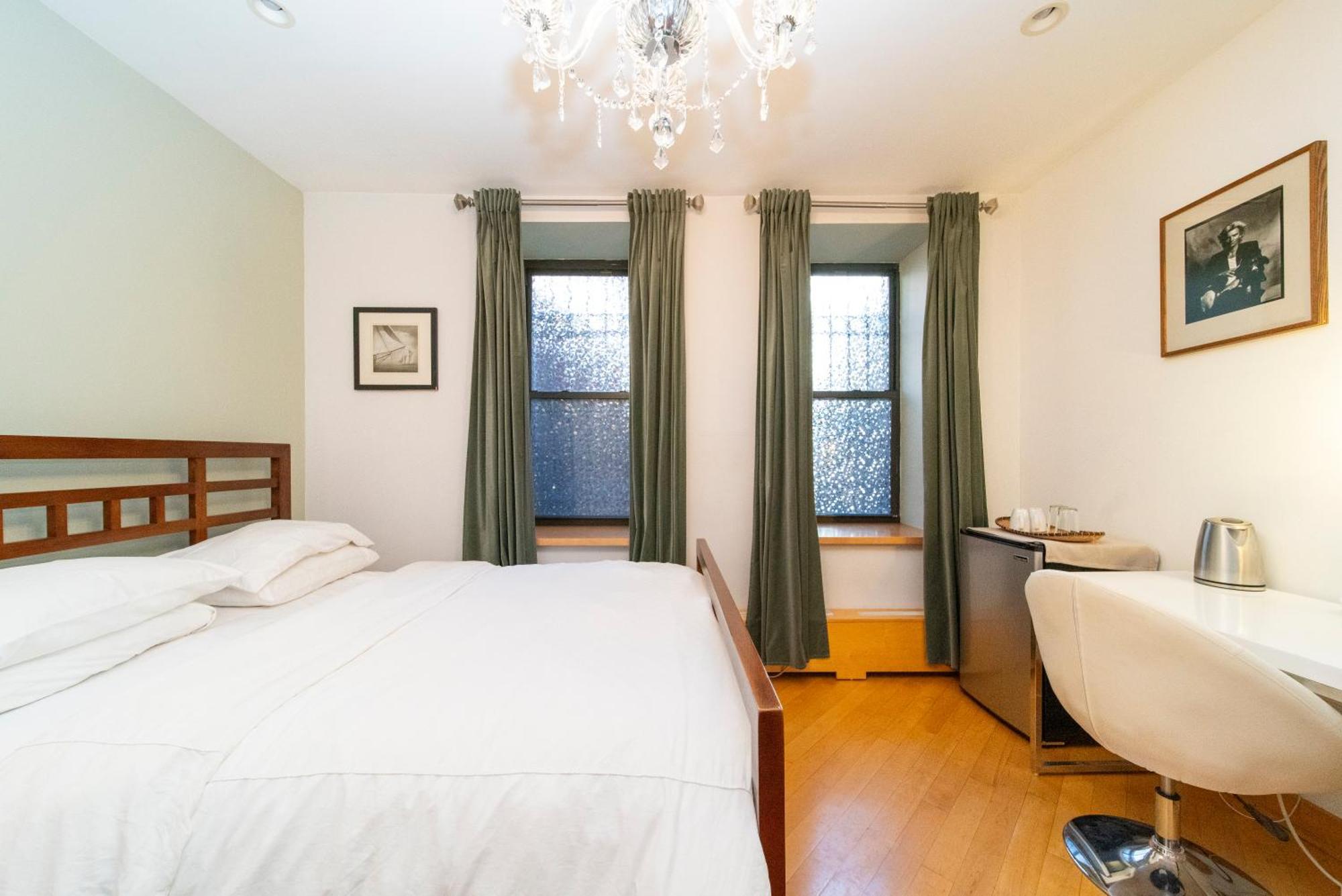 2 Bedrooms With A Private Bathroom In Lovely New York