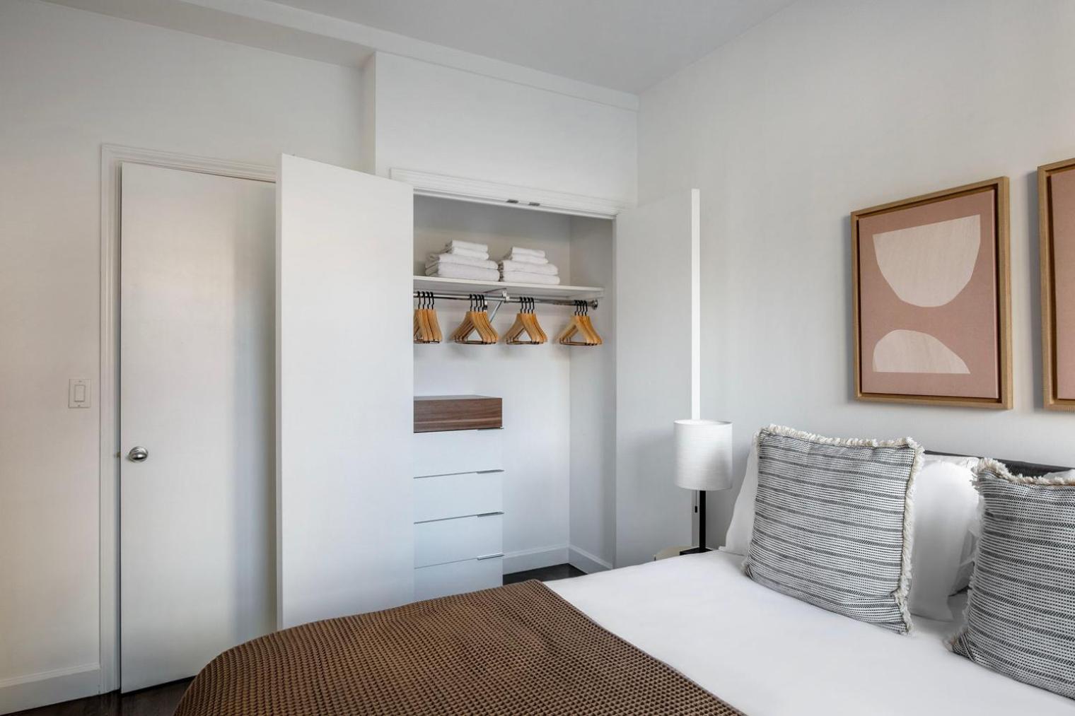 Uws 1br W Gym Doorman Nr Park Nyc-1234 *