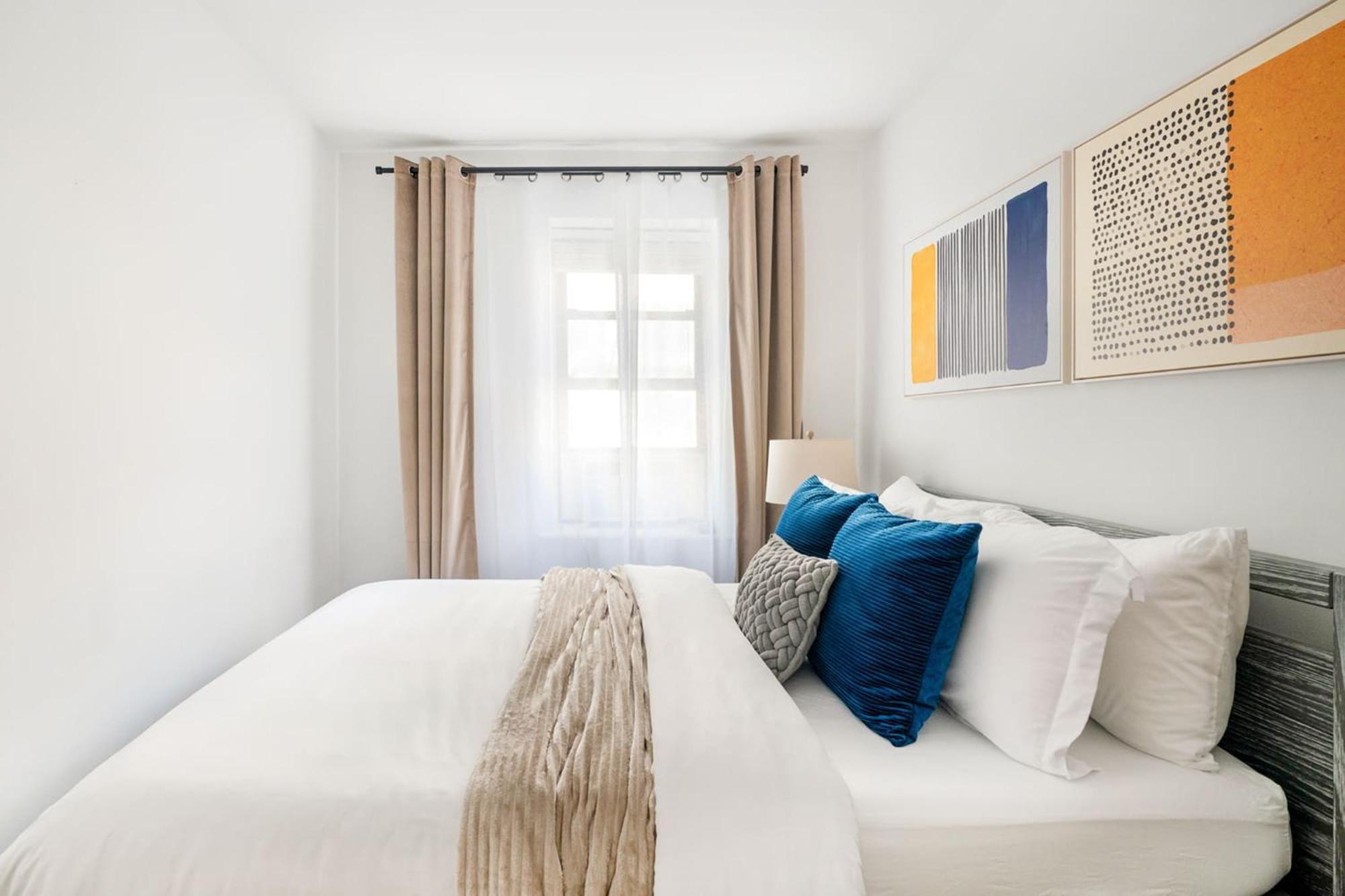 350-1a Gramercy New 1br Sleeps3 Newly Furnished