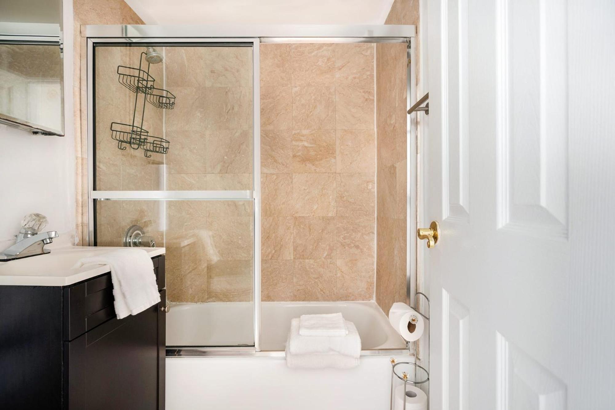 350-1a Gramercy New 1br Sleeps3 Newly Furnished * New York