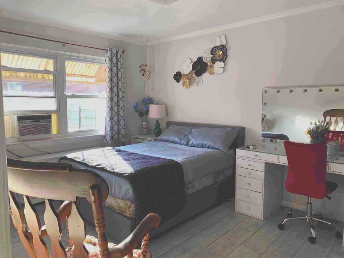 Cheerful 2 Bed In Heart Of Queens