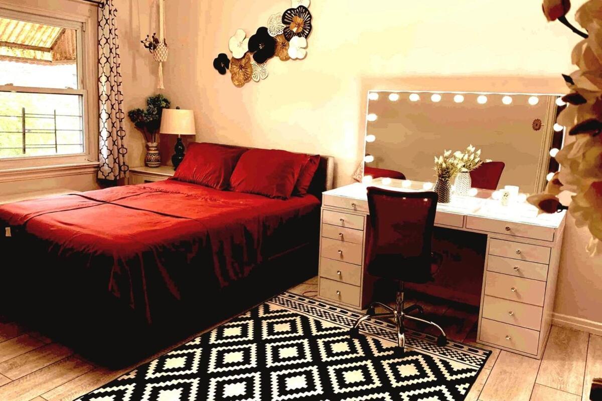 Cheerful 2 Bed In Heart Of Queens Homestay