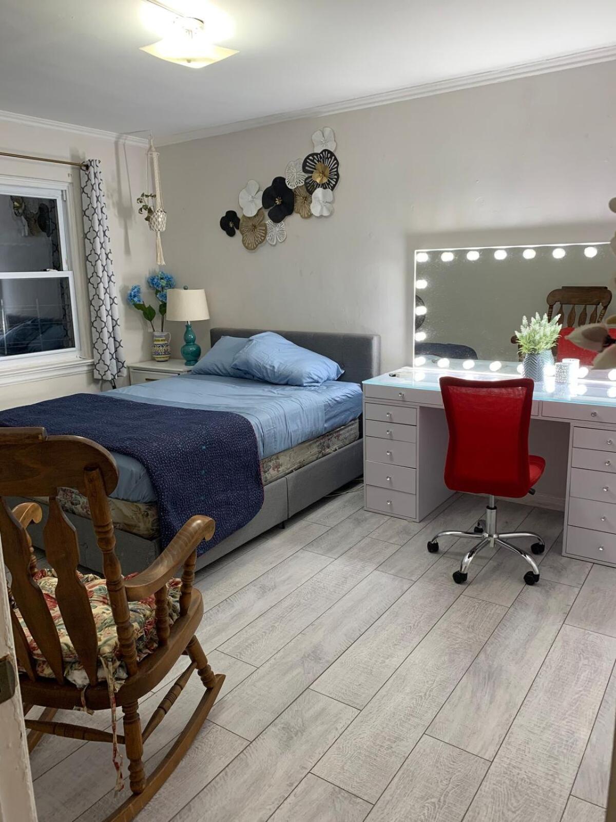Cheerful 2 Bed In Heart Of Queens Homestay