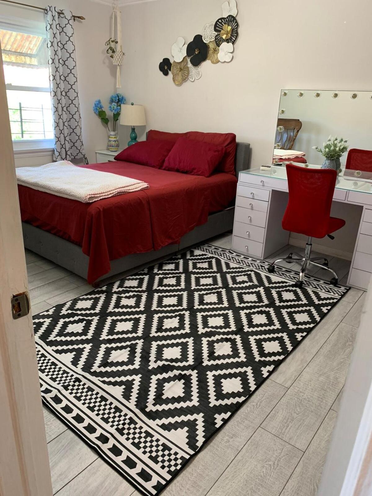 Homestay Cheerful 2 Bed In Heart Of Queens