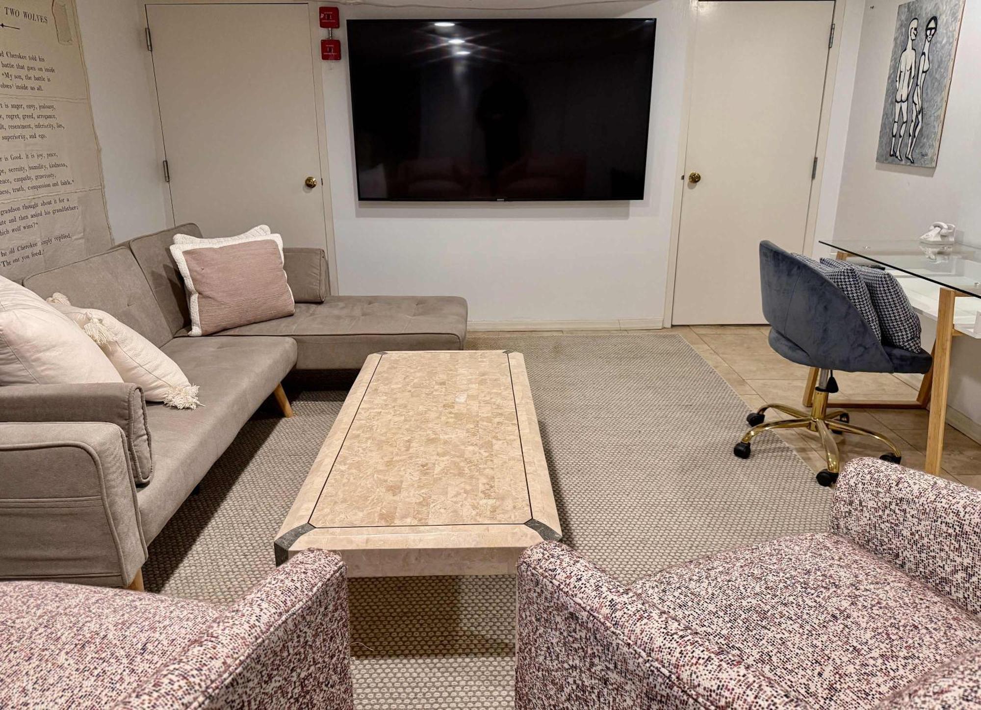 Private Beautiful Townhome W Zen Garden New York