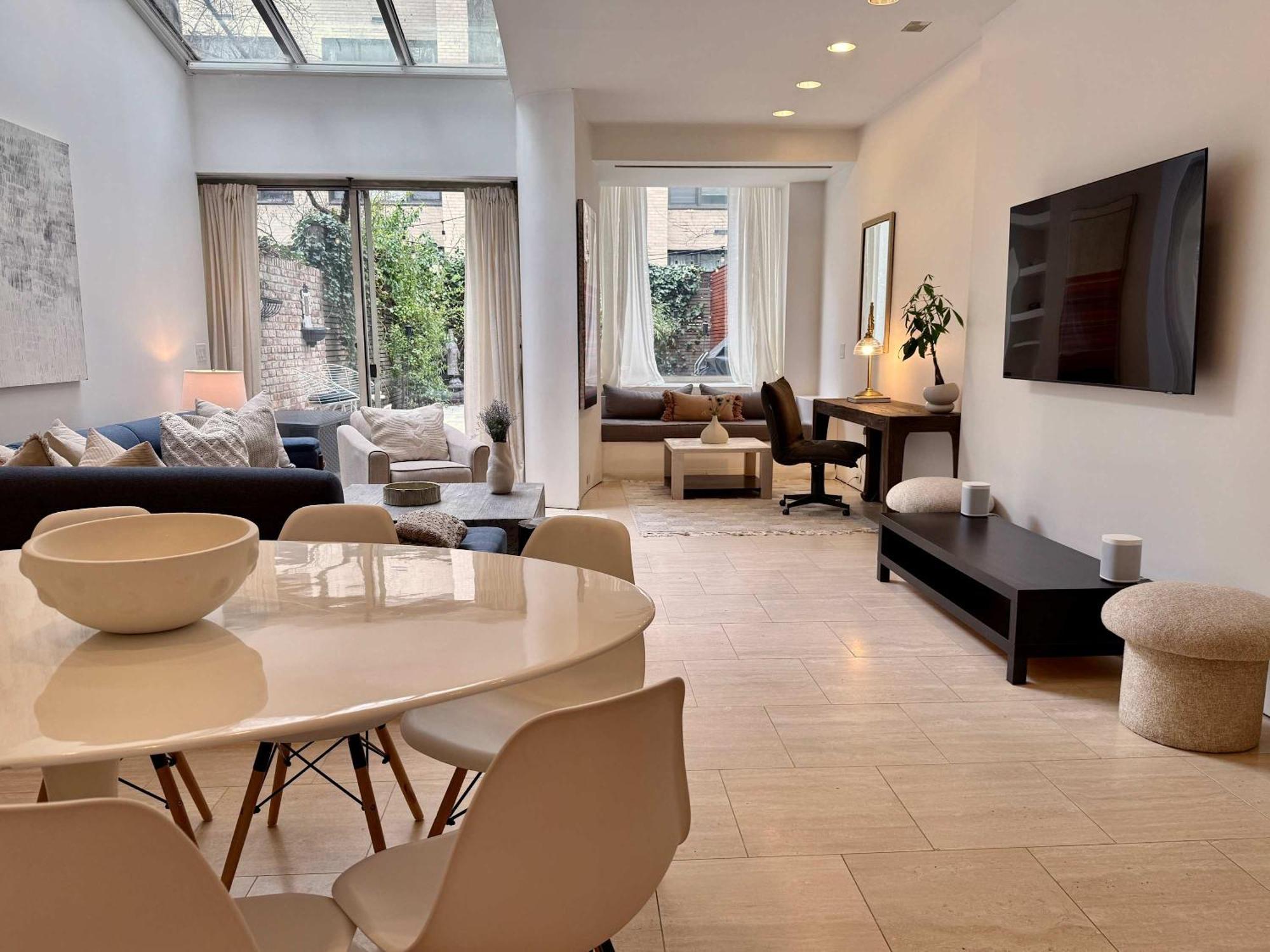 Holiday home Private Beautiful Townhome W Zen Garden