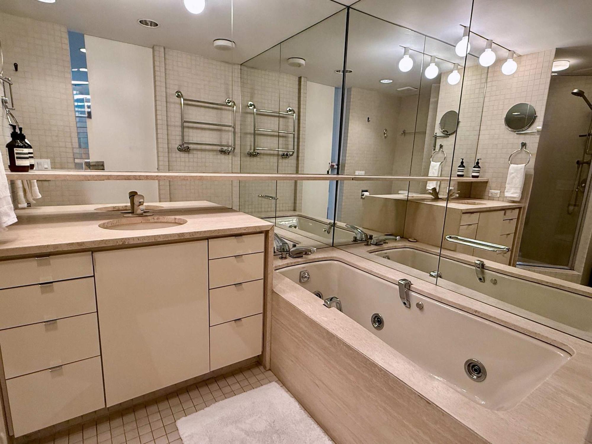 Holiday home Private Beautiful Townhome W Zen Garden *