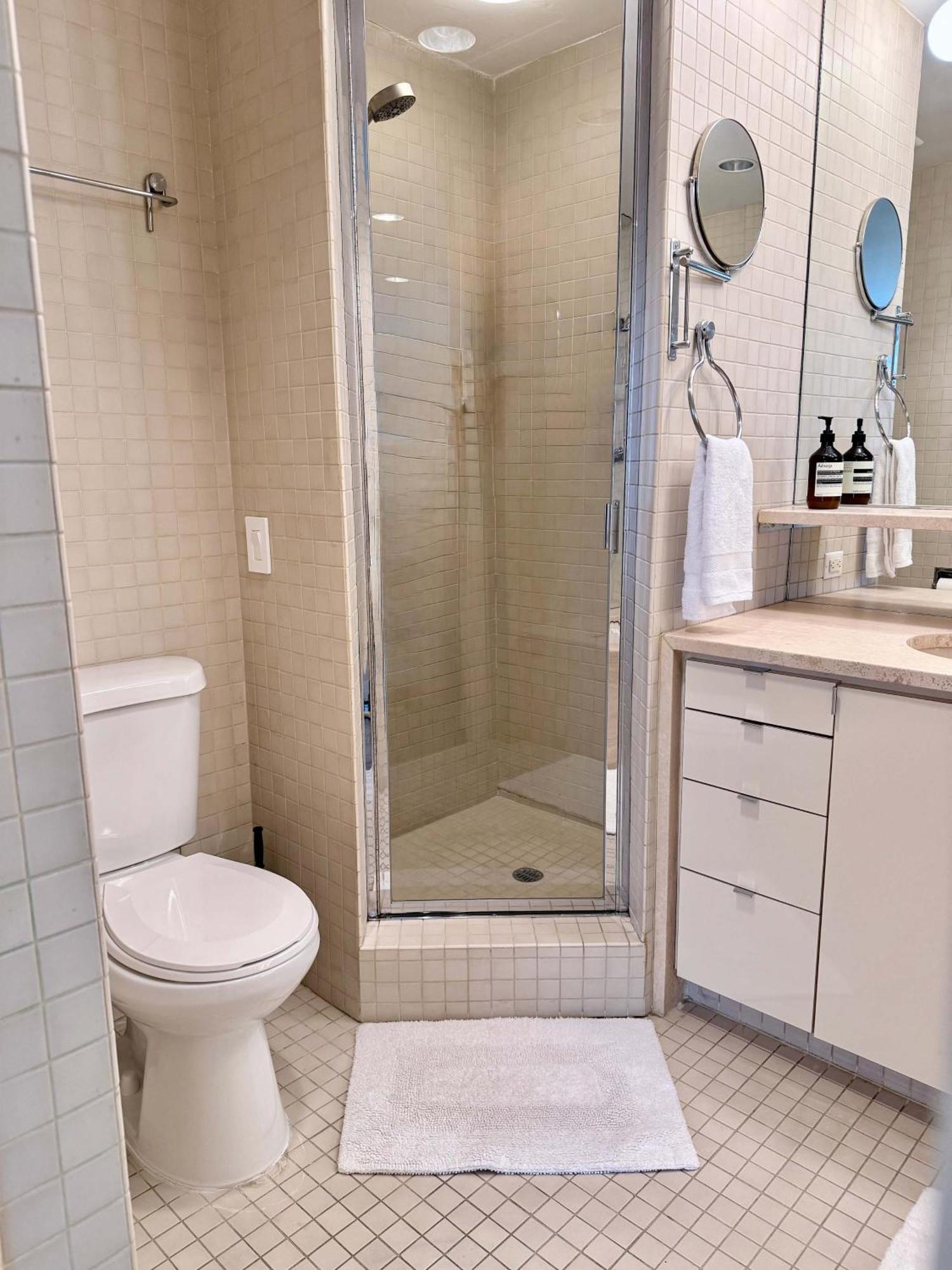 Private Beautiful Townhome W Zen Garden Holiday home New York