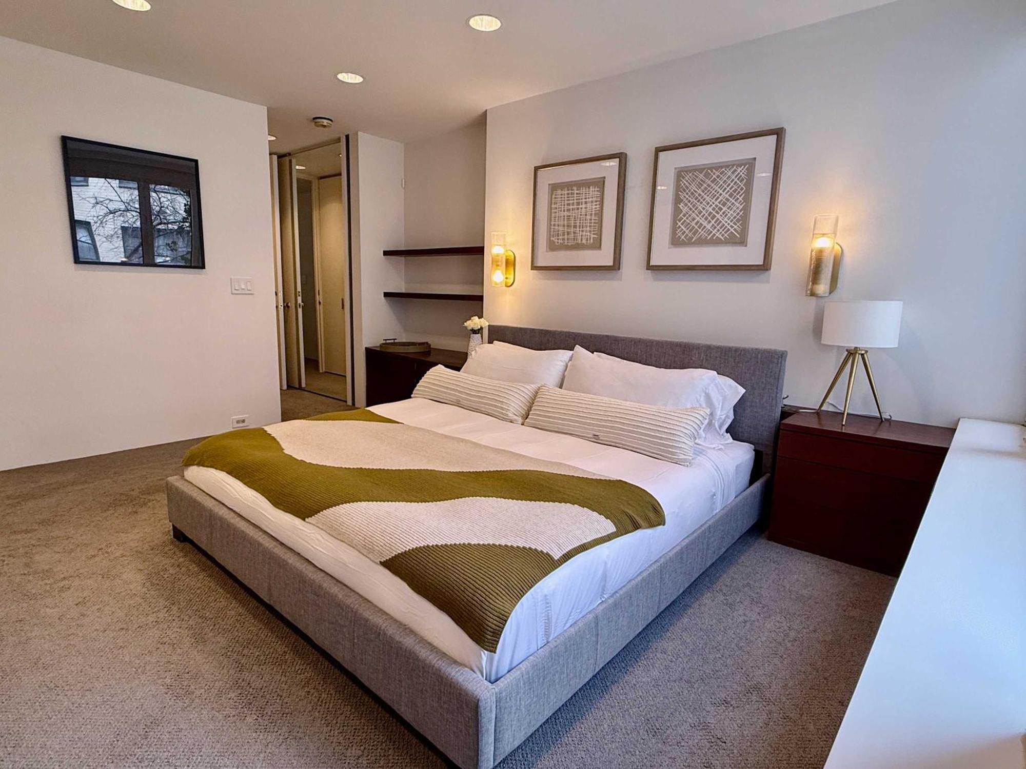 Holiday home Private Beautiful Townhome W Zen Garden