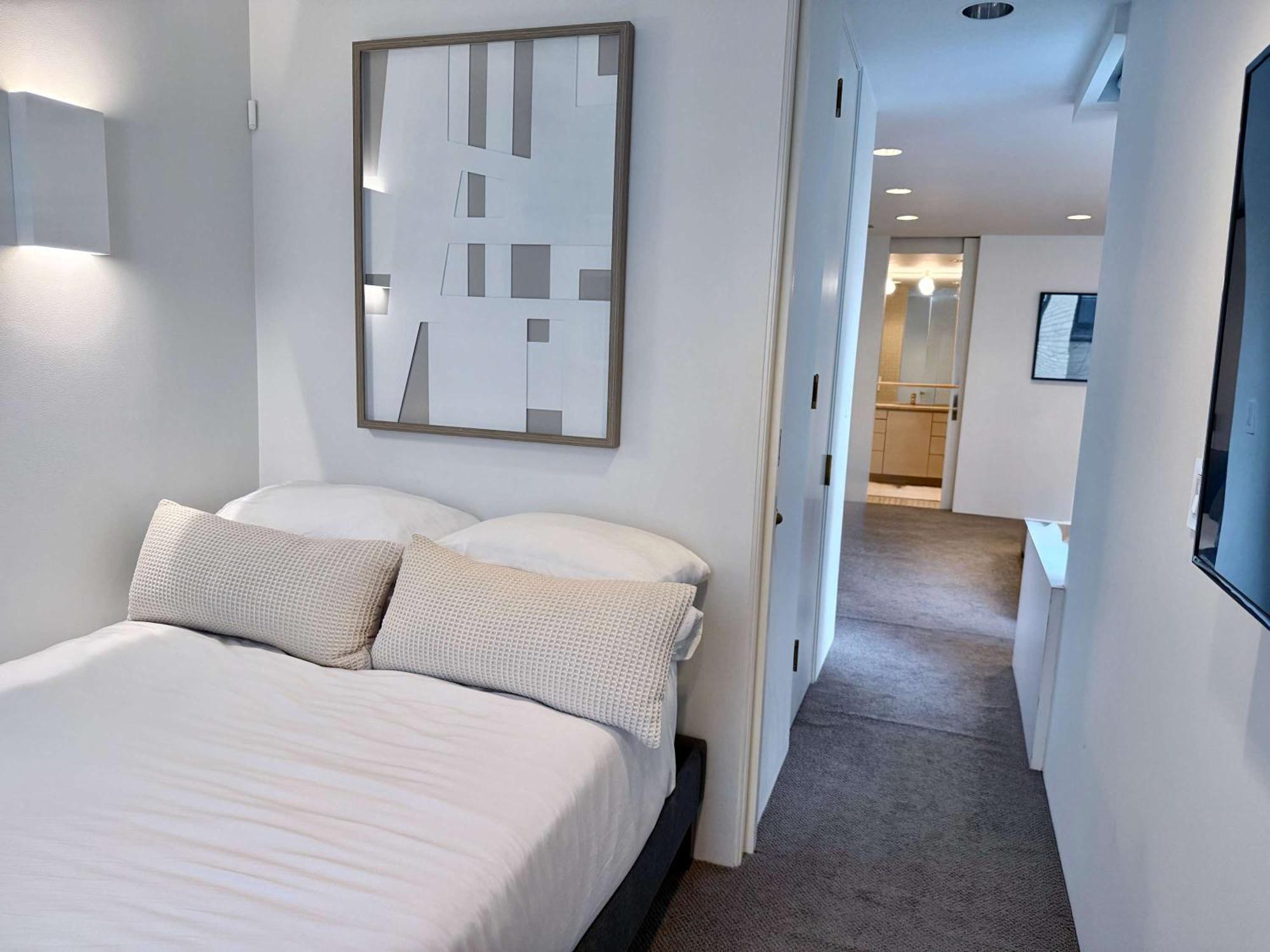 Private Beautiful Townhome W Zen Garden Holiday home *