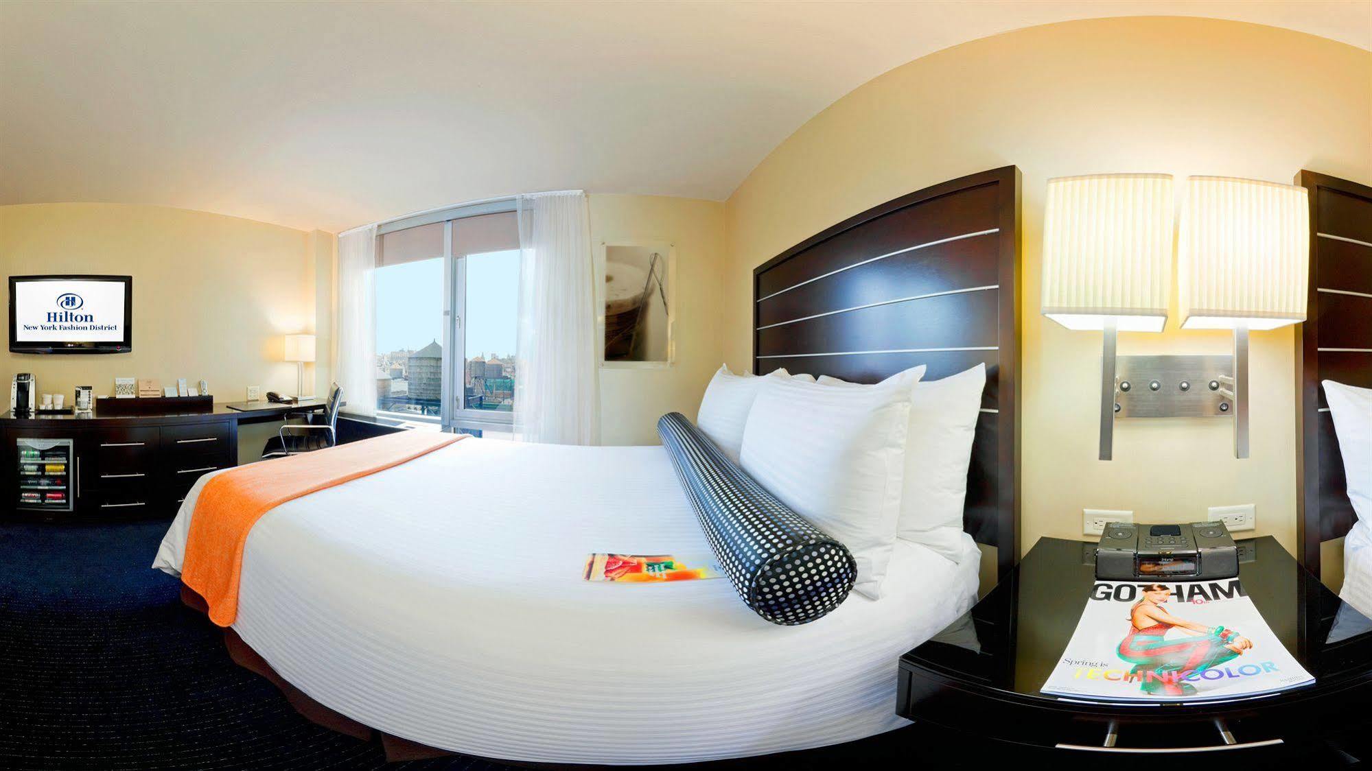 Hilton Fashion District 4*