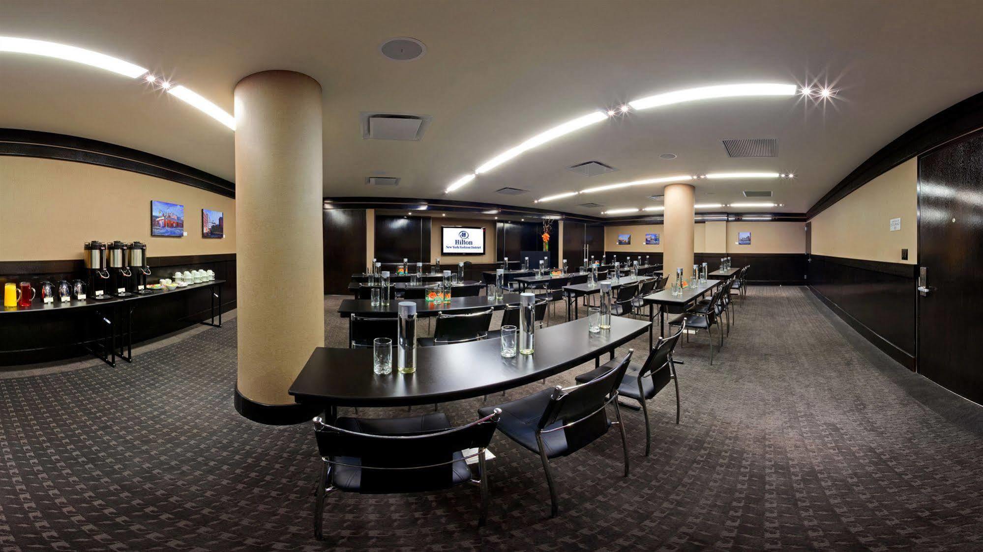 Hotel Hilton Fashion District 4*
