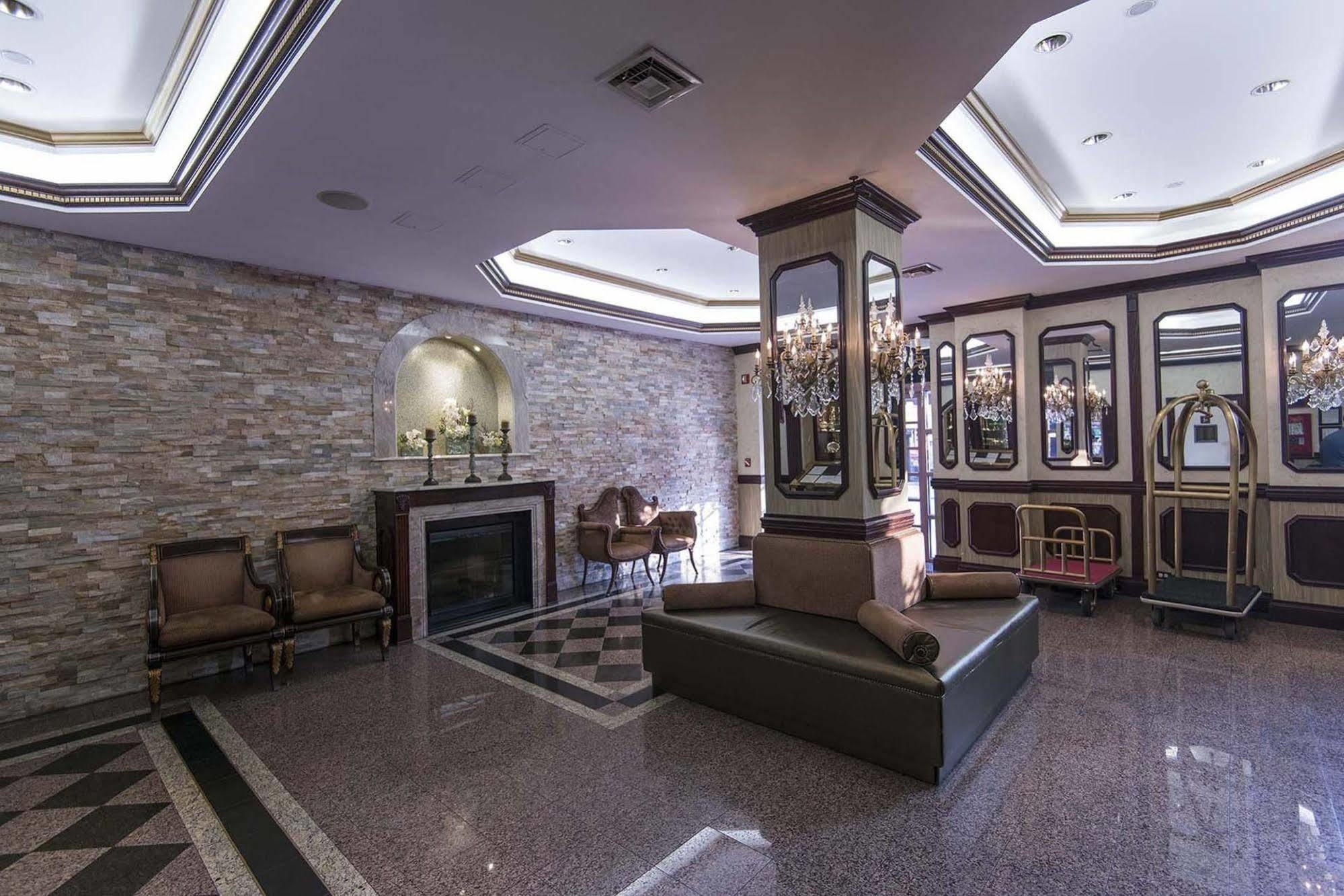 Hotel The Avenue Plaza