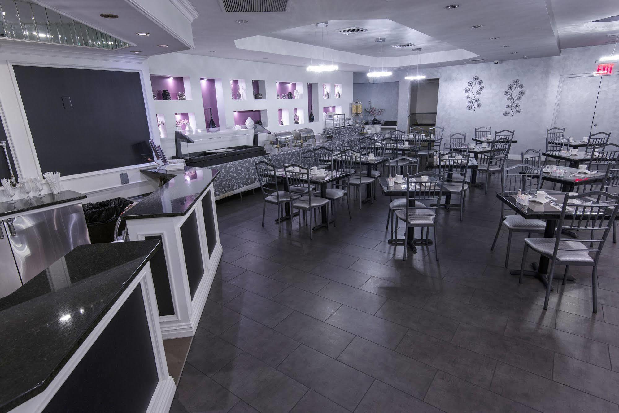The Avenue Plaza 3*