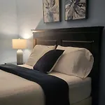 Private Apartment, Not Shared, Near Public Transportation, Super Fast Free Wifi, Due To Ny Restrictions It Can Only Be Booked For 30 Nights Or More, Even If The Site Allows You To Book It, I Will Not Be Able To Accept The Reservation, 30 Nights Minim