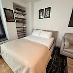 Studio Apart With Kitchen Manhattan