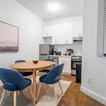 Elegant Chelsea Stay With 3Br 2Ba Near The High Line