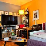 Perfect Private Room In Townhouse, 15 Minutes To Manhattan