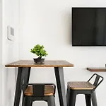 75-1D New 1Br Prime Ues W D The Unit Best Value