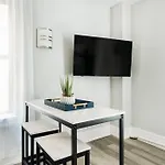 73-1406 New 1Br 1Bth Uws Doorman Gym